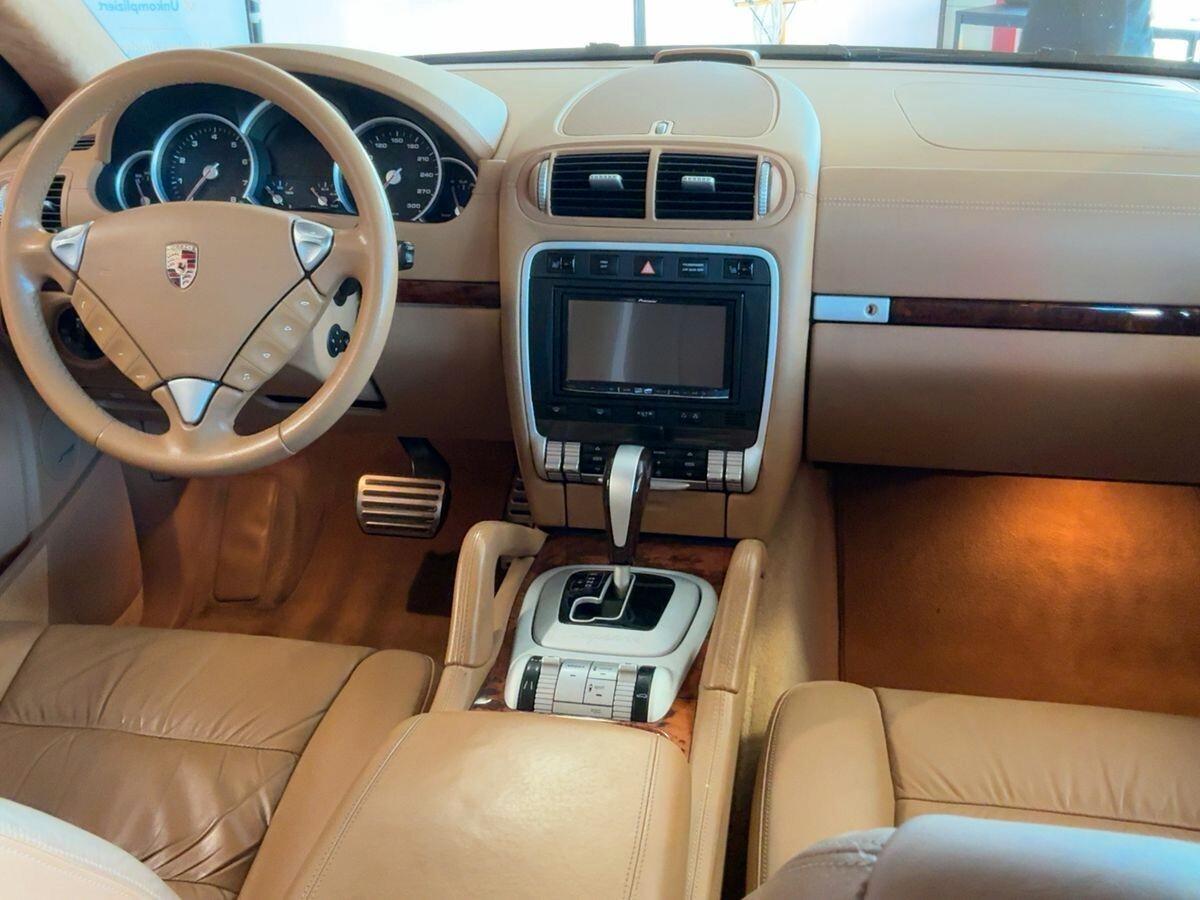 Porsche Cayenne 4.8 Turbo