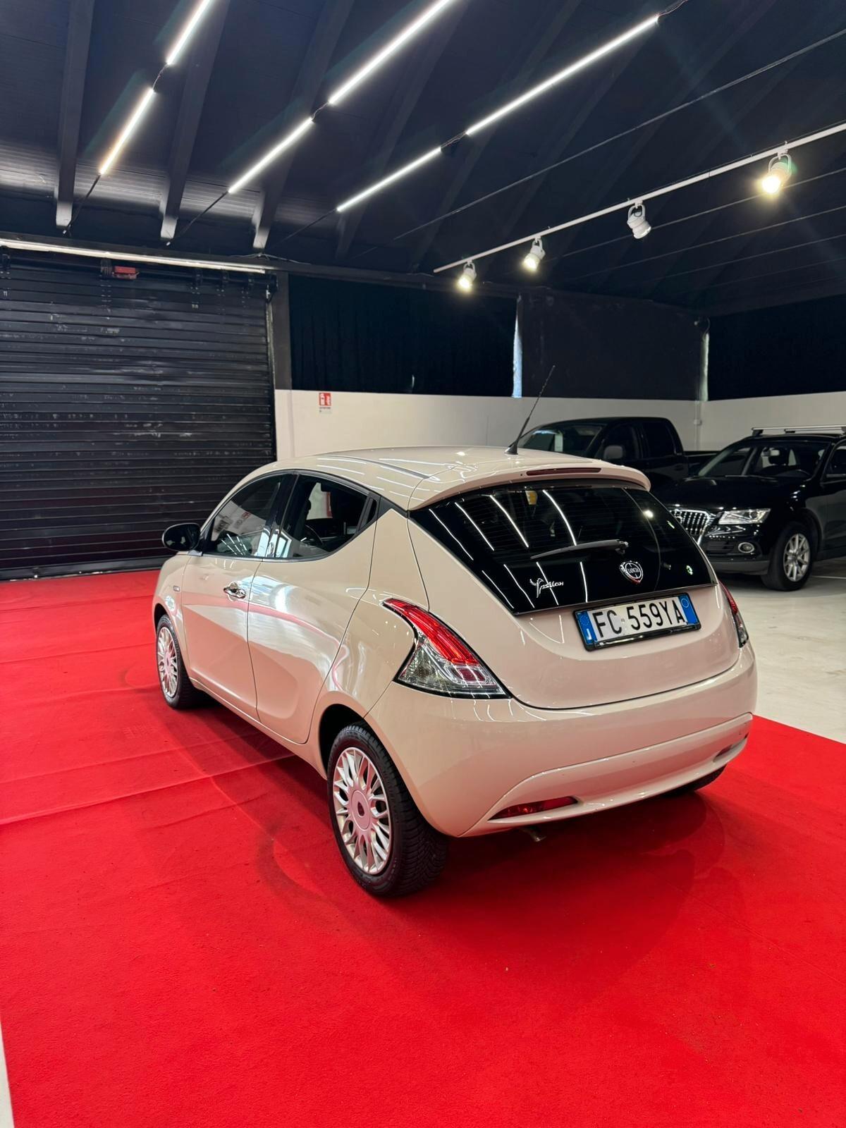 LANCIA YPSILON NEOPATENTATI