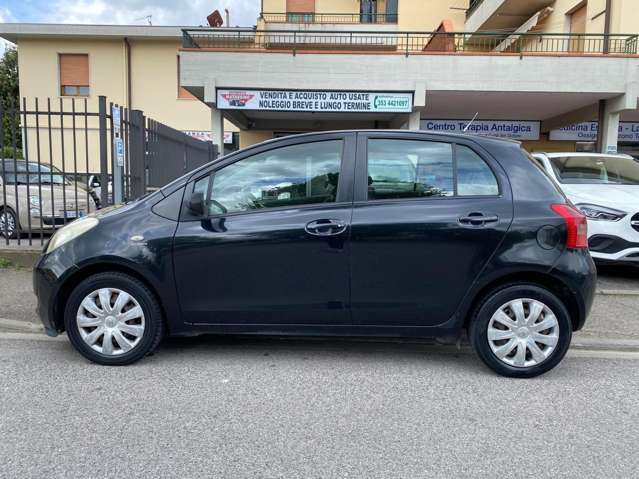 Toyota Yaris 1.0 5 porte