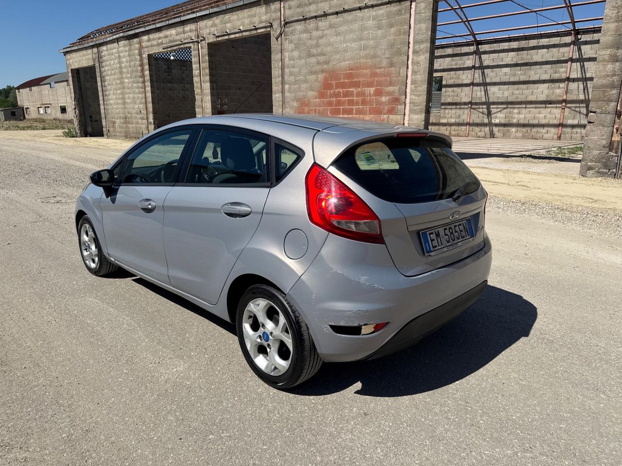 Ford Fiesta 1.4 TDCi 70CV 5 porte Titanium