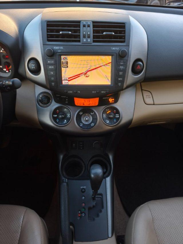 TOYOTA RAV 4 MY23 2.2 D-Cat A/T 150 CV Luxury Automatic Pelle