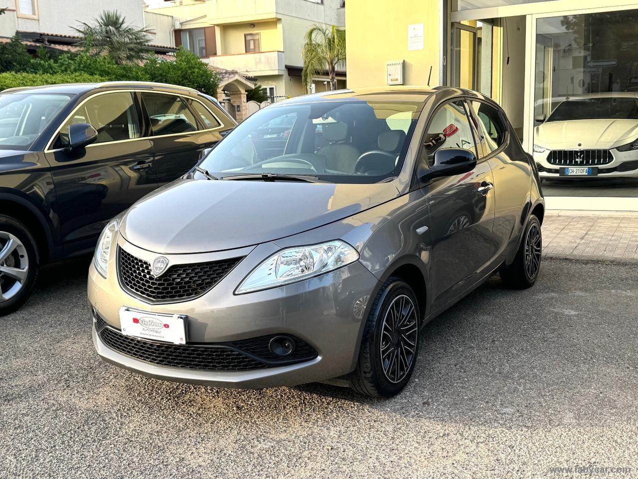 LANCIA Ypsilon 1.2 69 CV 5p. S&S Gold