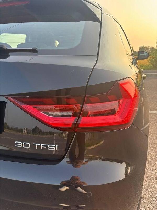 Audi A1 NEOP. BOOK SERVICE AUDI