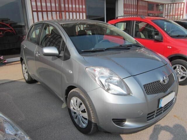 Toyota Yaris 1.0 5 porte Sol NEOPATENTATI UNICO PROPRIETARIO