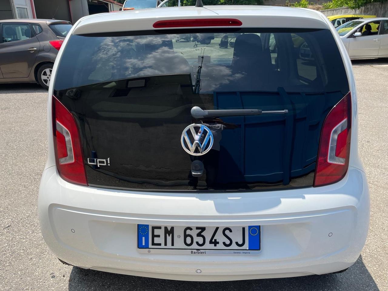 Volkswagen high up-5 P-1.0- km 84000-2012