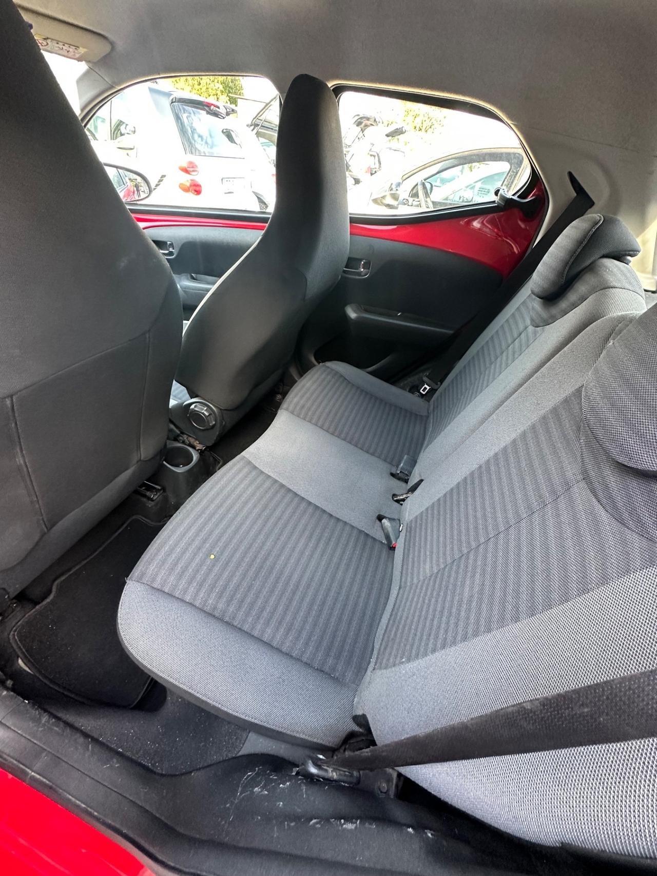 Toyota Aygo 1.0 VVT-i 72 CV 5 porte x-play MMT