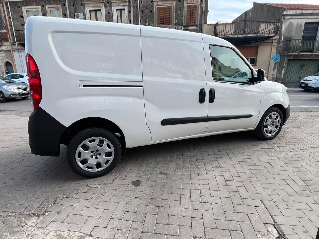 Fiat Doblo 1.6 MJT 105CV PL-TN Cargo MAXI Lounge DOPPIA PARTE LATERALE