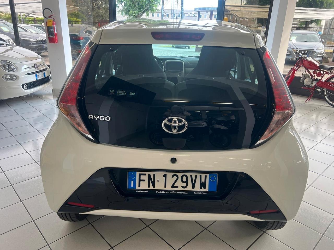 Toyota Aygo 1.0 VVT-i 69 CV 5 porte x-cool TSS