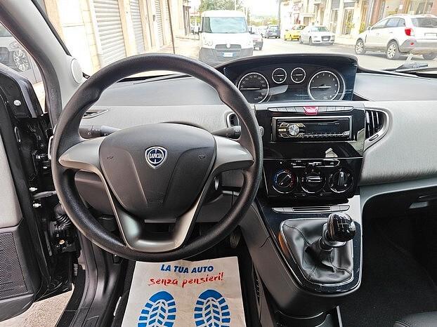 LANCIA Ypsilon 1.2 Benzina 69 CV 5 porte - 2013