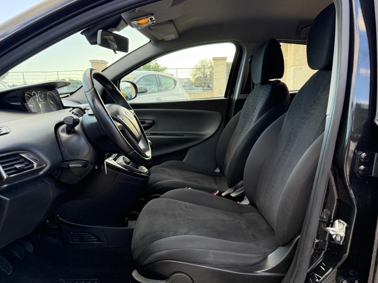 Lancia Ypsilon 1.2 69 CV 5 porte S&S Gold