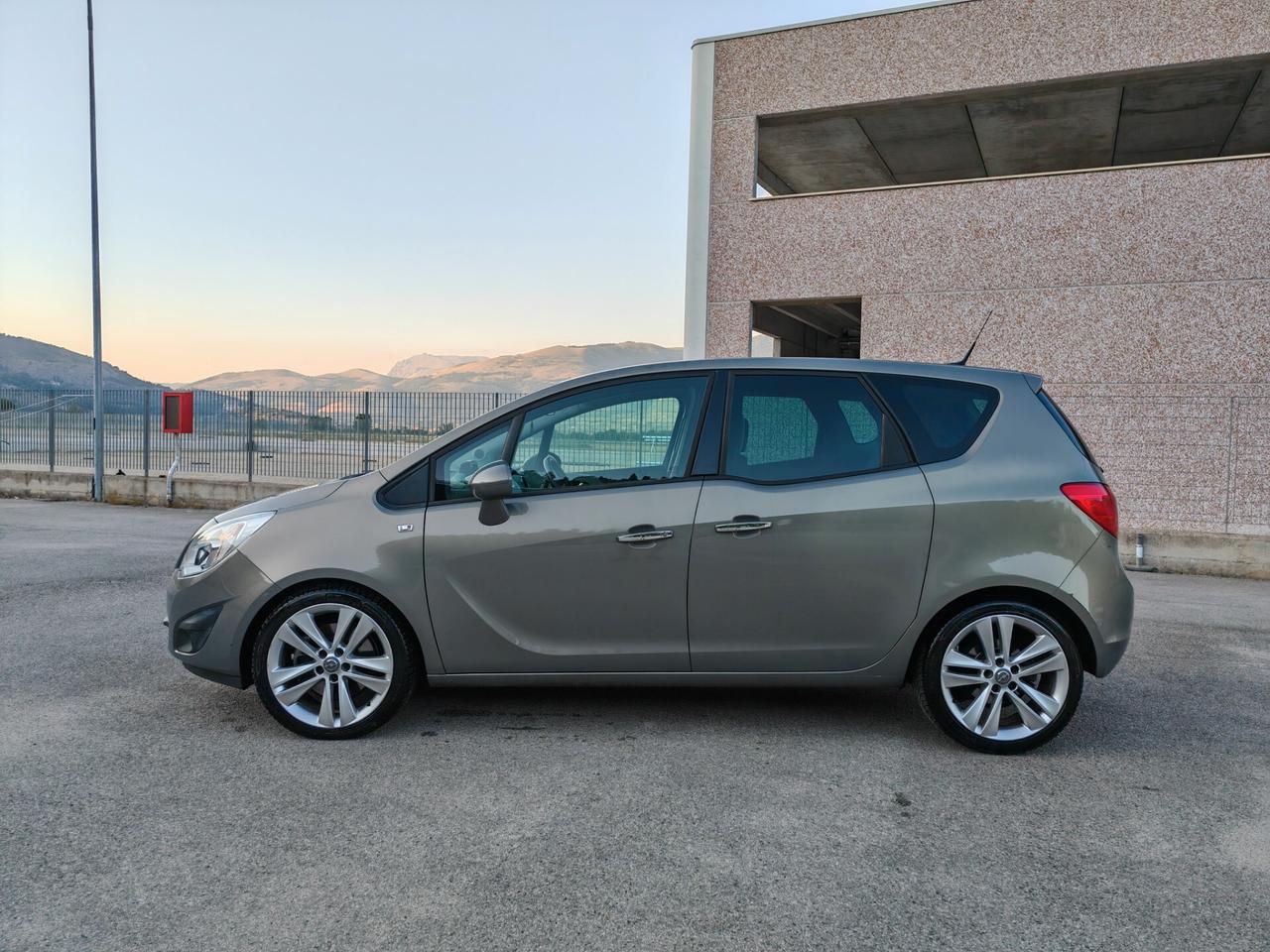 Opel Meriva 1.7 CDTI 110CV b-color Panoramic