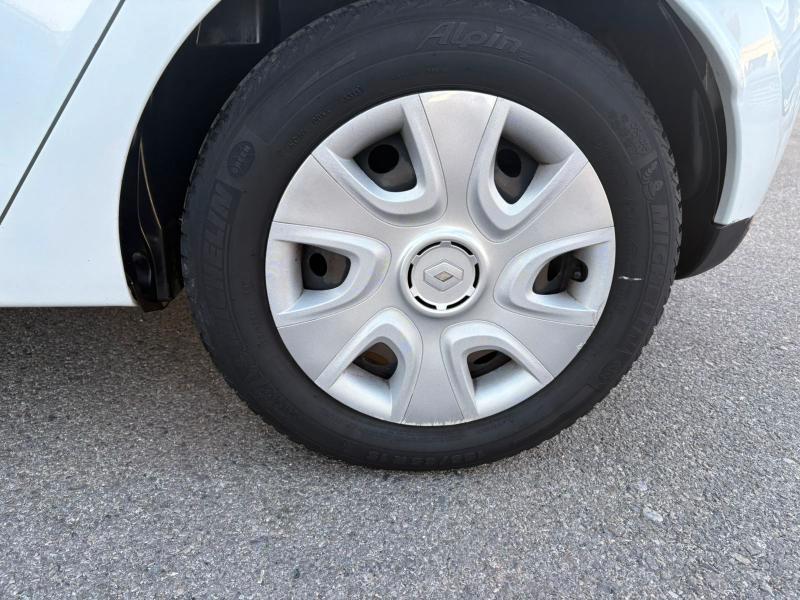 Renault Clio 5 Porte 1.2 BENZ 75cv ADATTA NEOPATENTATI