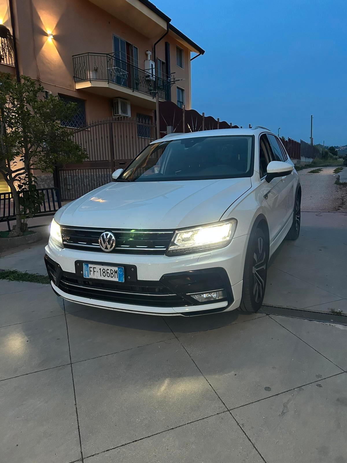 Volkswagen Tiguan 2.0 BiTDI SCR DSG 4MOTION Executive R-Line BMT