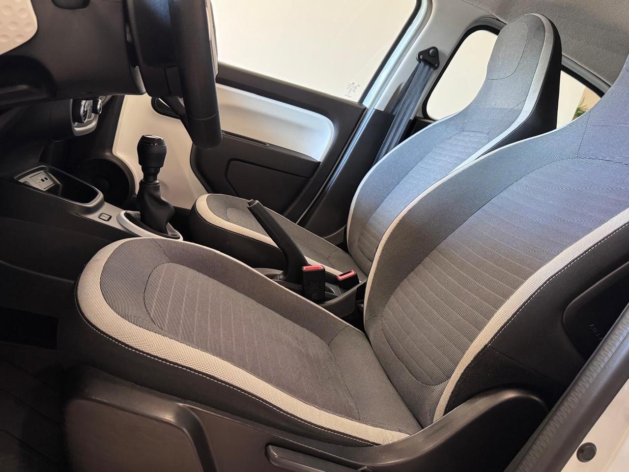 Renault Twingo 1.0 65cv NEOPATENTATI , LED NAVI CLIMA AUTO, UNIPRO