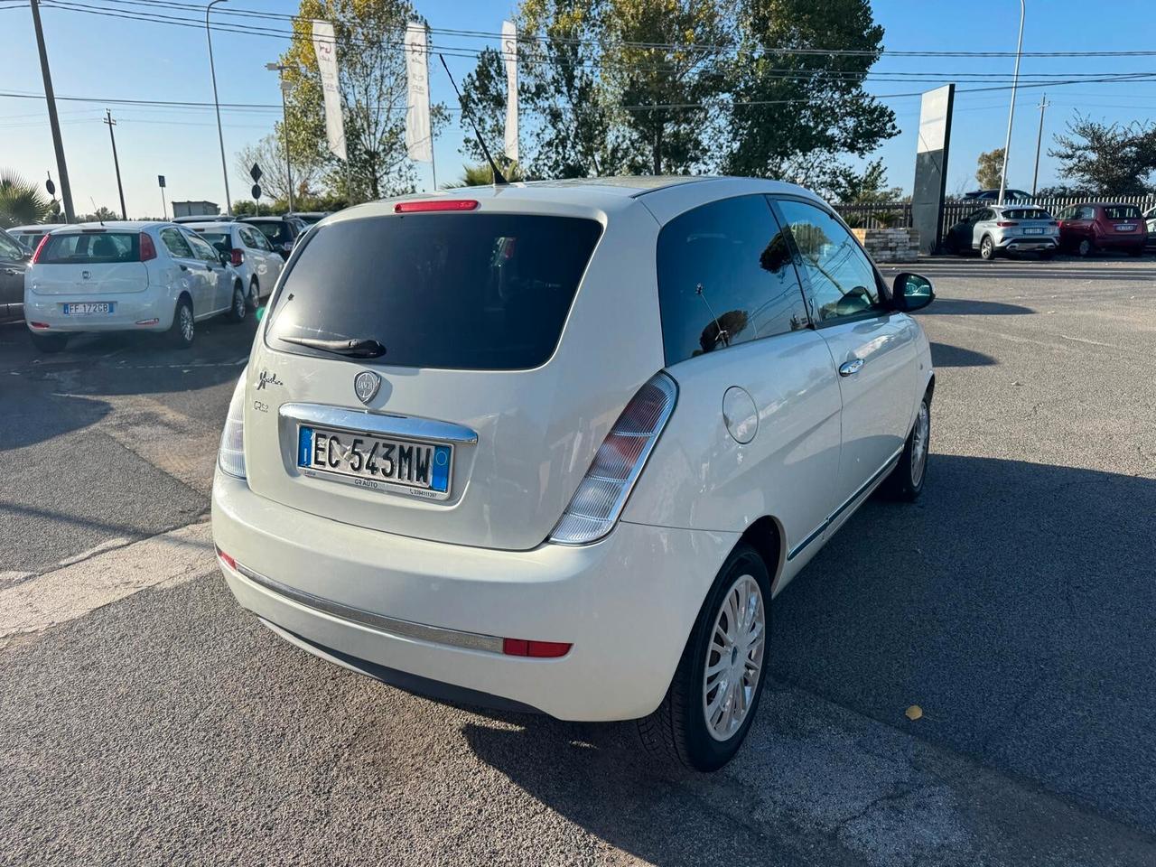 Lancia Ypsilon 1.2 BENZ 60CV ORO NEOPATENTATI 2010
