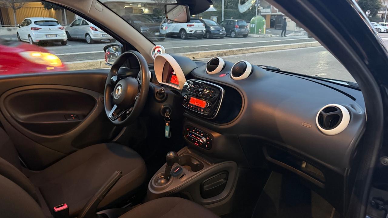 Smart ForFour EQ Passion LED PDC CERCHI 15 SOLO 30000 KM