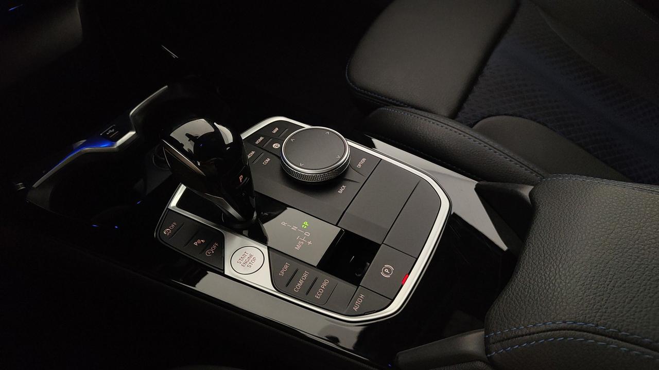 BMW Serie 1 F40 - 118d Msport auto