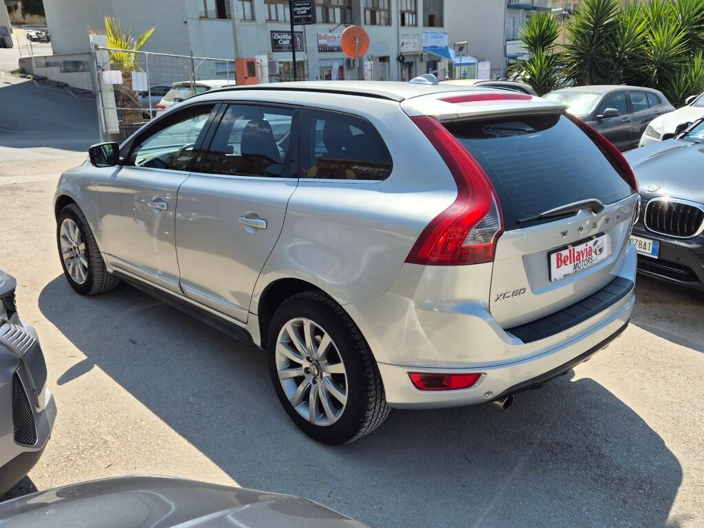 Volvo XC60 D5 AWD 205cv Geartronic Momentum