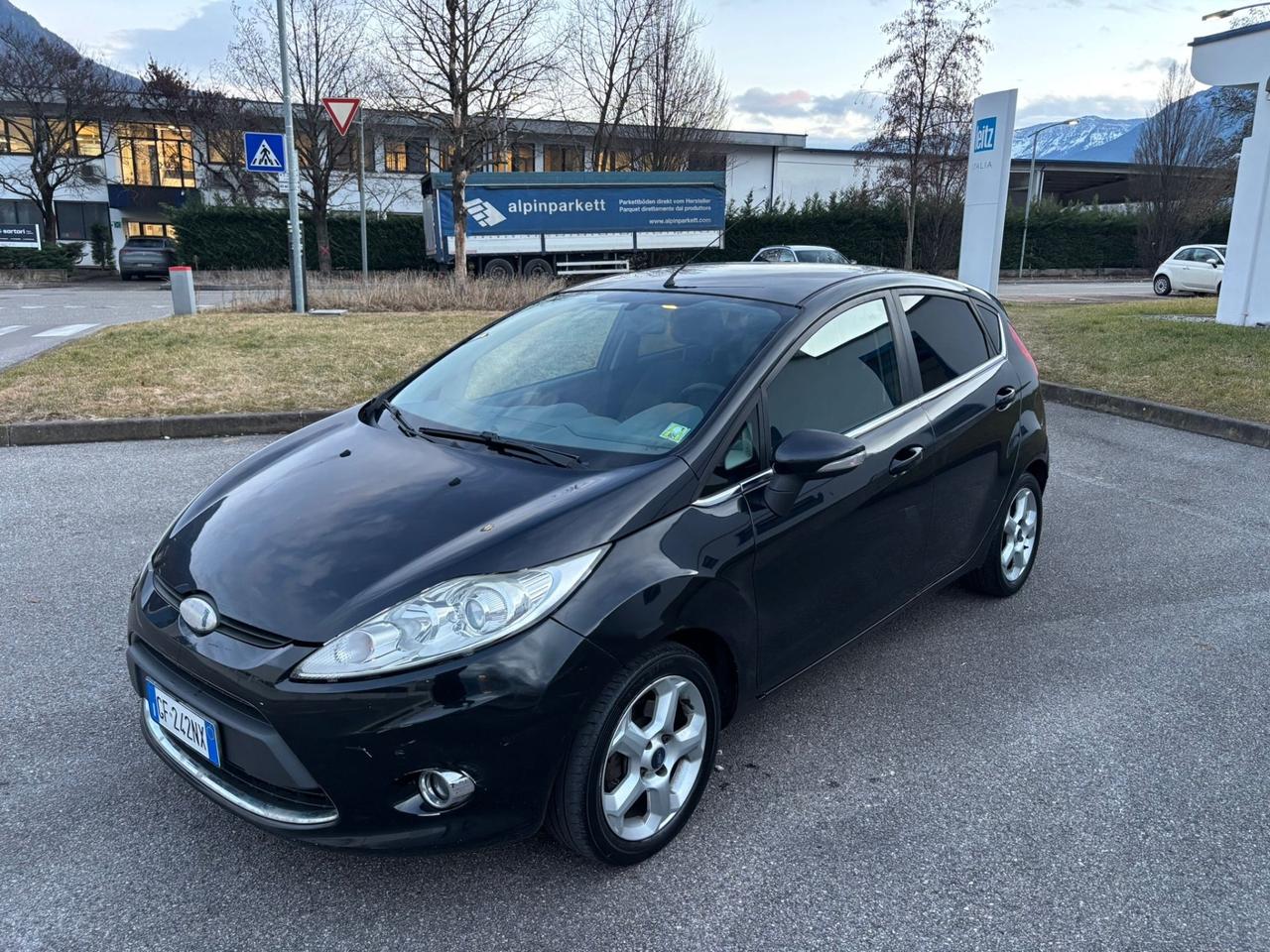 Ford Fiesta Fiesta+ 1.6 TDCi 95CV 5 porte NEOPATENTATI
