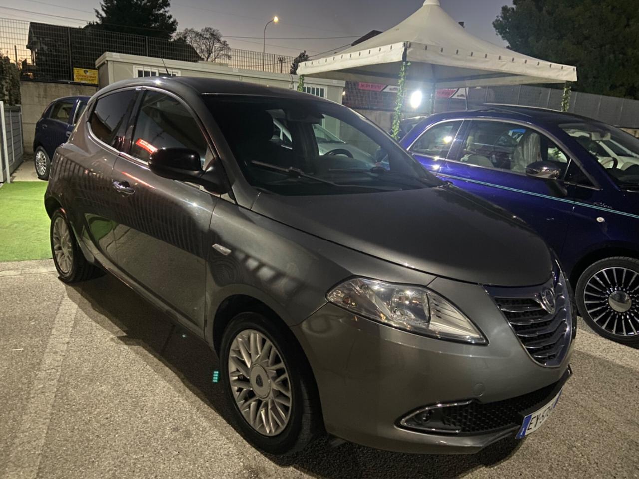 Lancia Ypsilon 1.3 95CV 2015 perfetta garanzia12