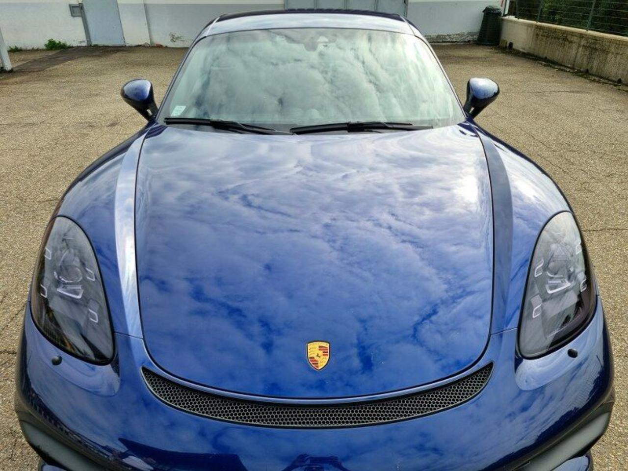 Porsche 718 Cayman GT4 PDK