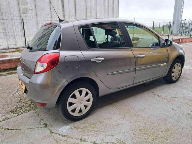 RENAULT Clio 1.2 16V 5 porte Luxe ok neopatentati