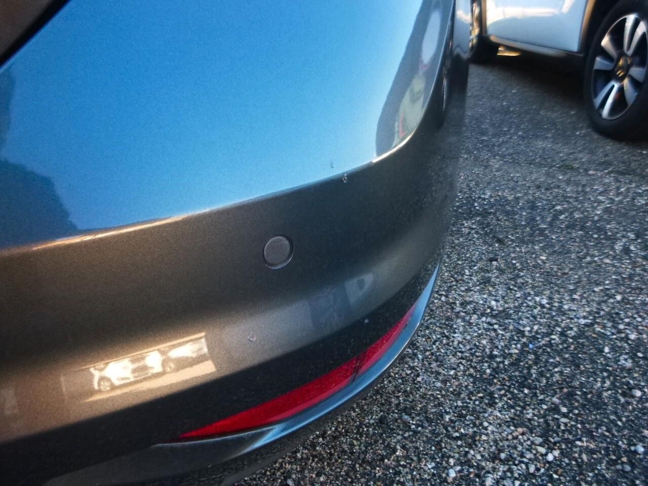 Volkswagen Touran 1.6 TDI 115 CV SCR DSG Executive BlueMotion Tech. 7 POSTI