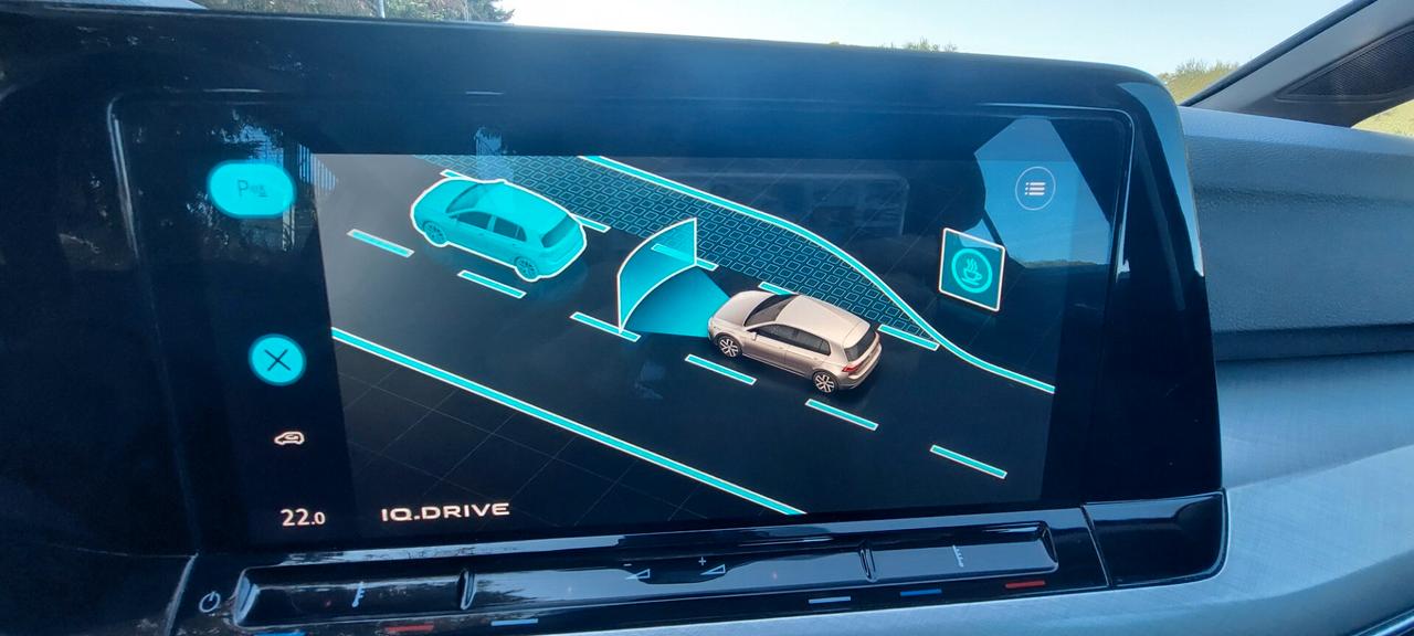 GOLF 8 DSG 2,0 DIESEL 115 CV STRAFULL NAVI LEGA TELEFONO CRUISE CAMBIO AUTOMATICO NUOVA