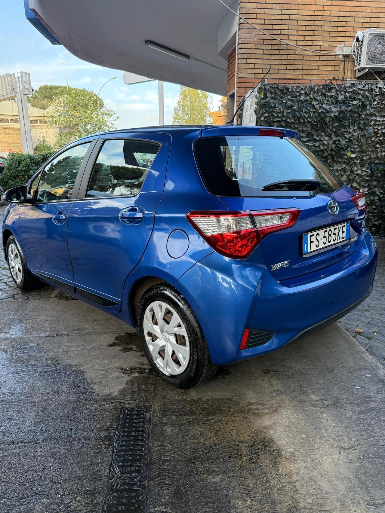 Toyota Yaris 1.5 Hybrid 5 porte Active Cambio Automatico