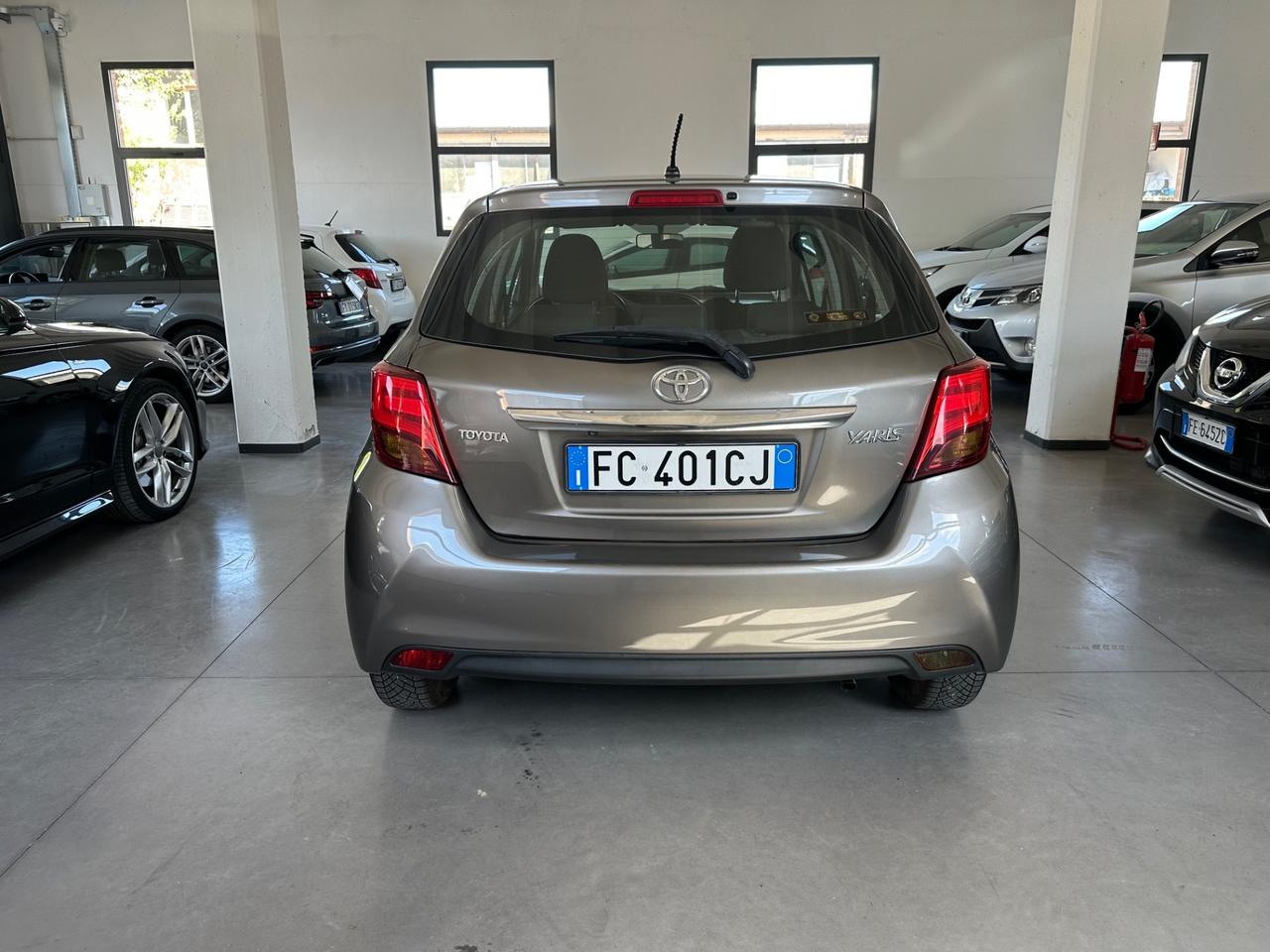 Toyota Yaris 1.0 5 porte Lounge