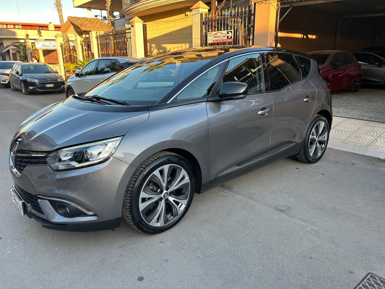 Renault Scenic Scénic dCi 8V 110 CV EDC Energy Intens