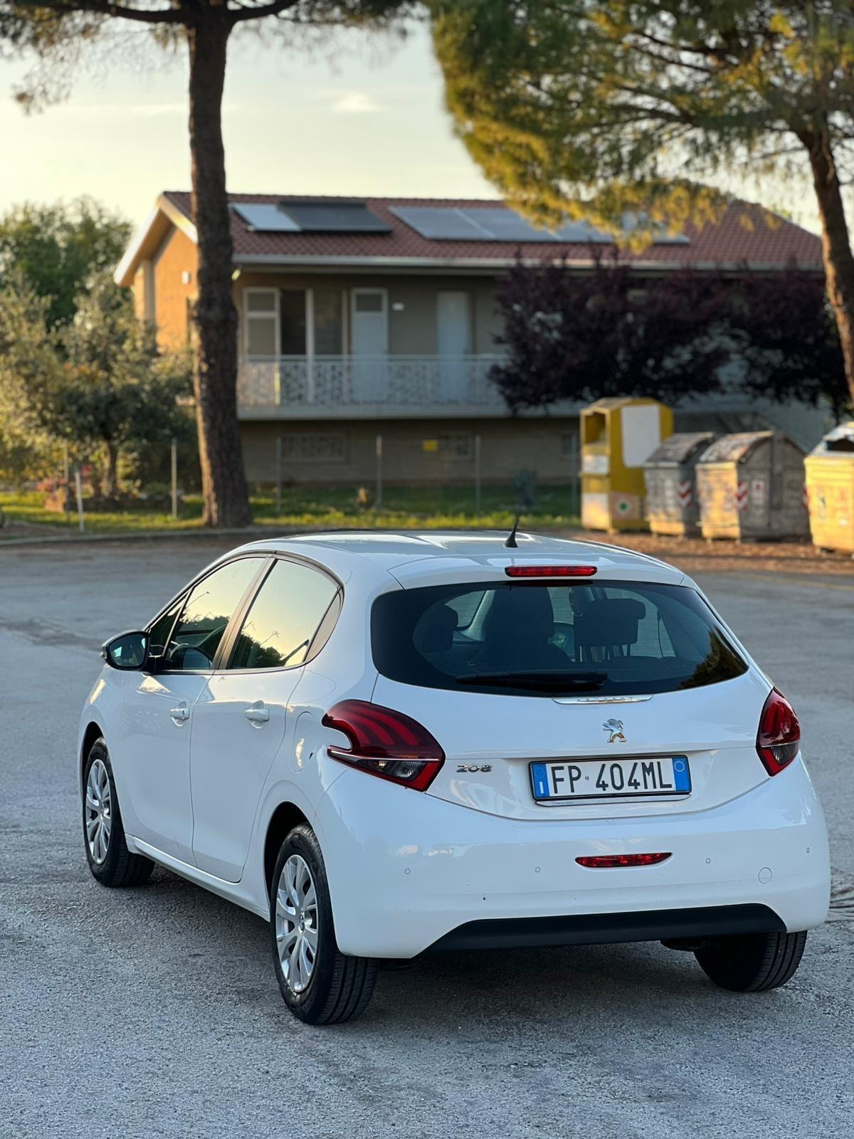 Peugeot 208 BlueHDi 75 5 porte Allure