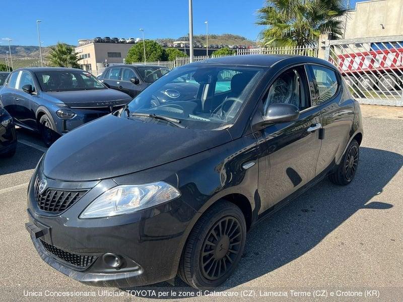 Lancia Ypsilon 1.0 FireFly 5 porte S&S Hybrid Silver