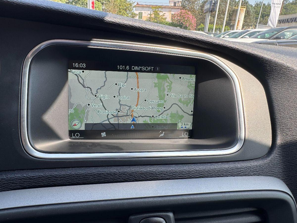 VOLVO - V40 - D2 Summum
