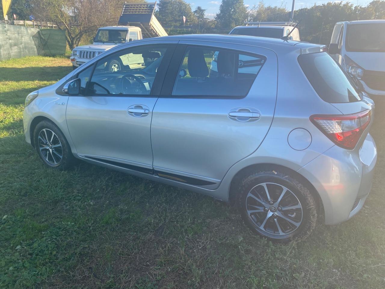 Toyota Yaris 1.5 Hybrid 5 porte Trend NOLEGGIO A BREVE 3 -6 - 12 mesi