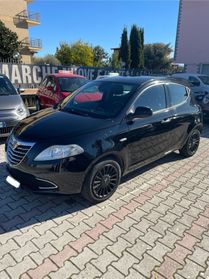 Lancia Ypsilon 1.3 MJT 16V 95 CV 5 porte S&S Black&Red