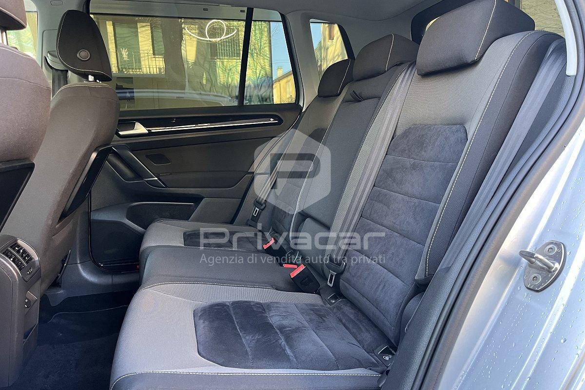 VOLKSWAGEN Golf Sportsvan 2.0 TDI Highline BlueMotion Technology