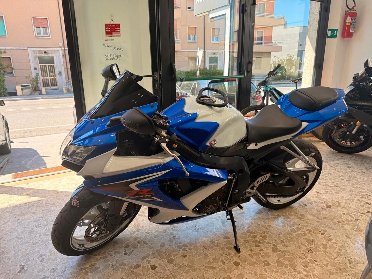 Suzuki GSX R 750