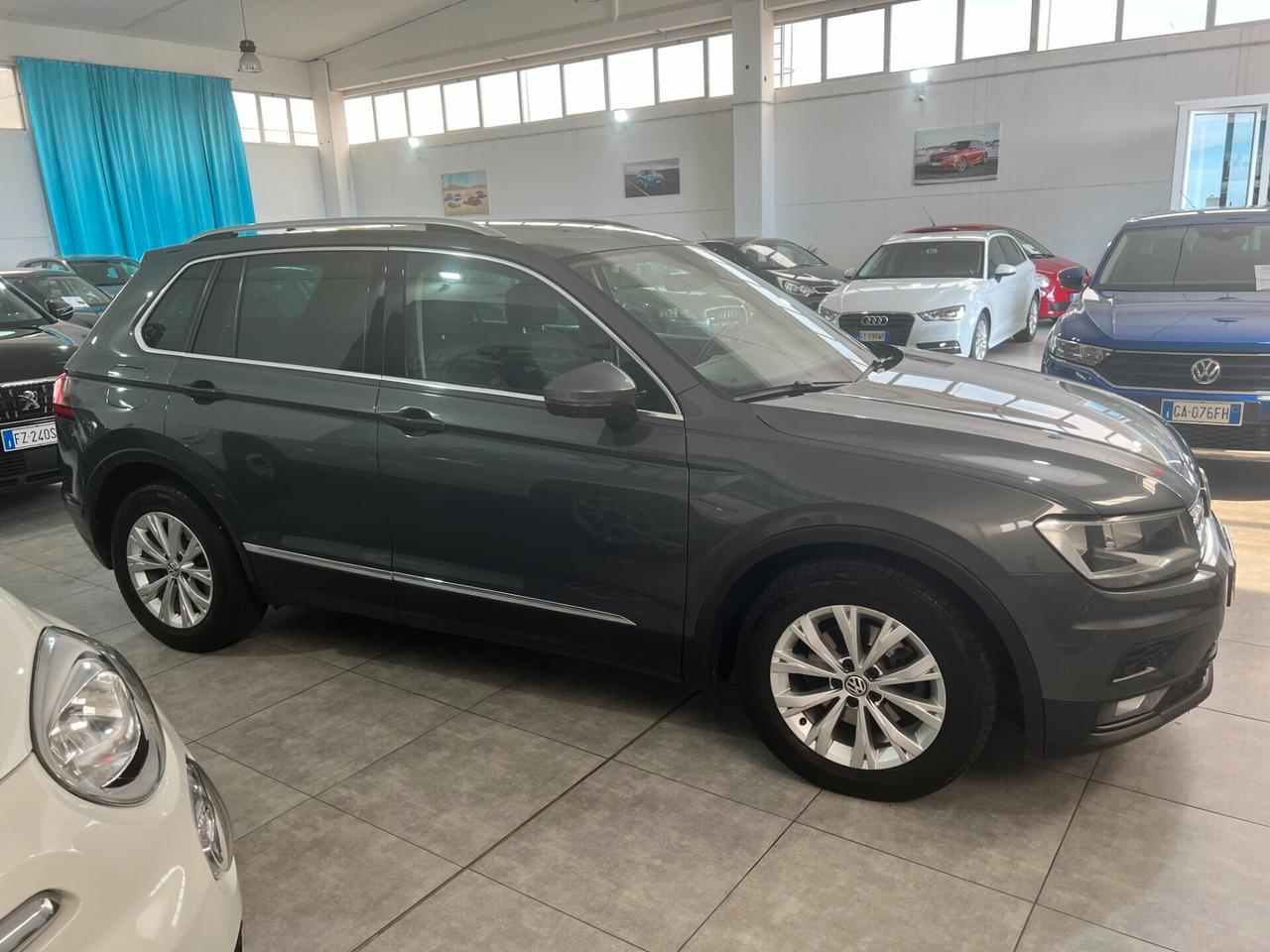 Volkswagen Tiguan 1.6 116 CV - Business BlueMotion Technology - 2019