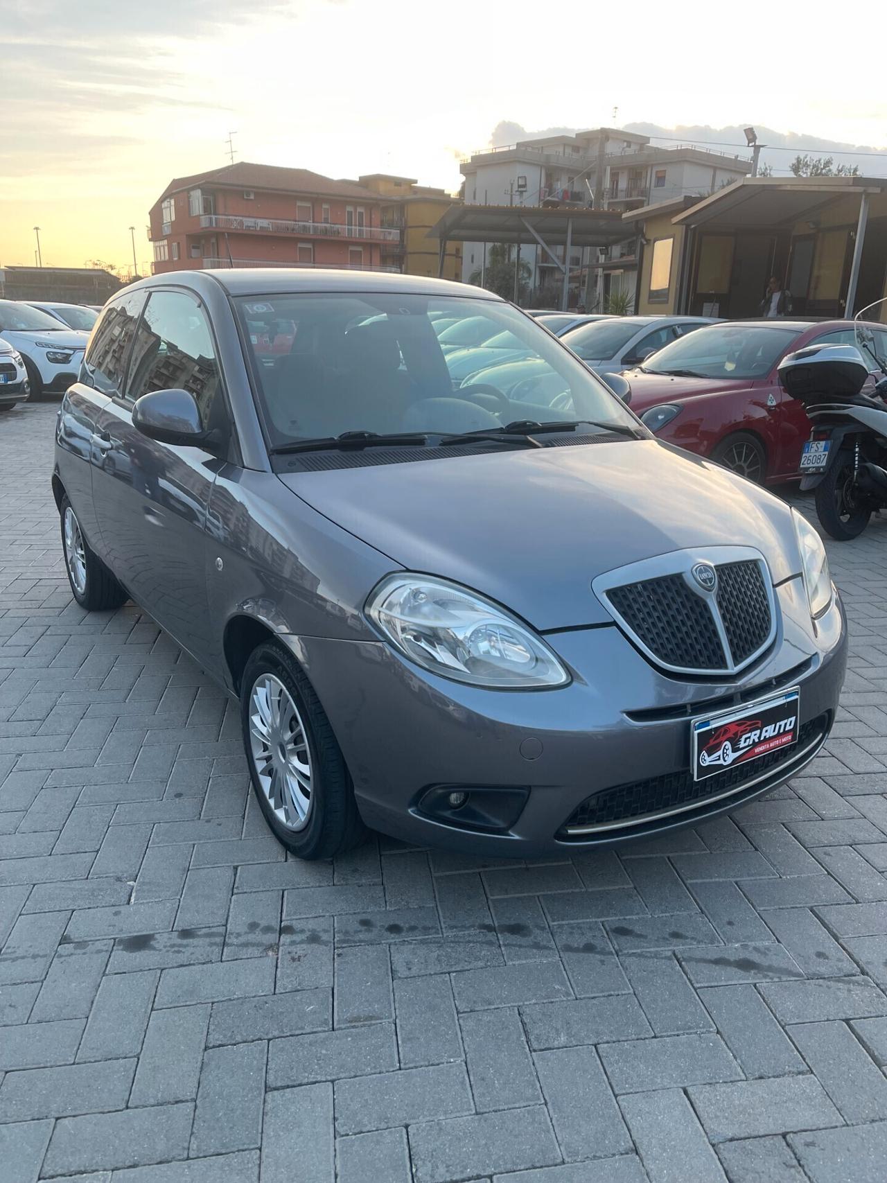 Lancia Ypsilon 1.2 Versus 60cv