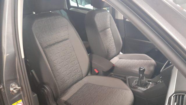 VOLKSWAGEN Tiguan 1.5 TSI Business NAVI