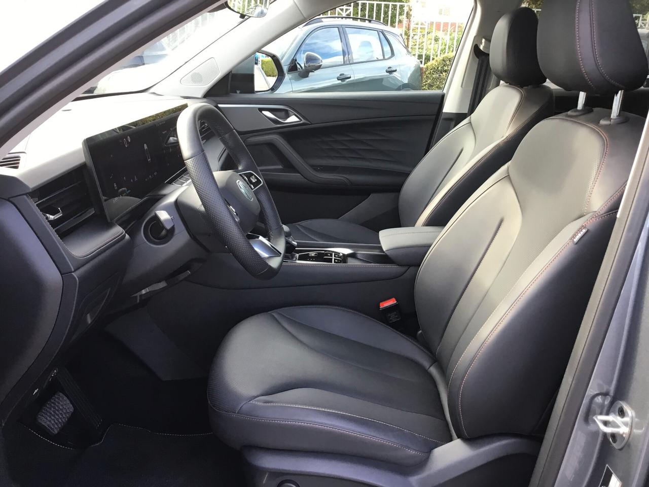 Mg HS 1.5 HYBRID Luxury Cambio Automatico