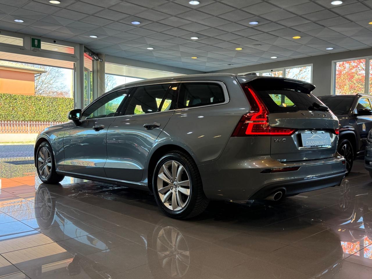 Volvo V60 B4 (d) Geartronic Momentum Business Pro