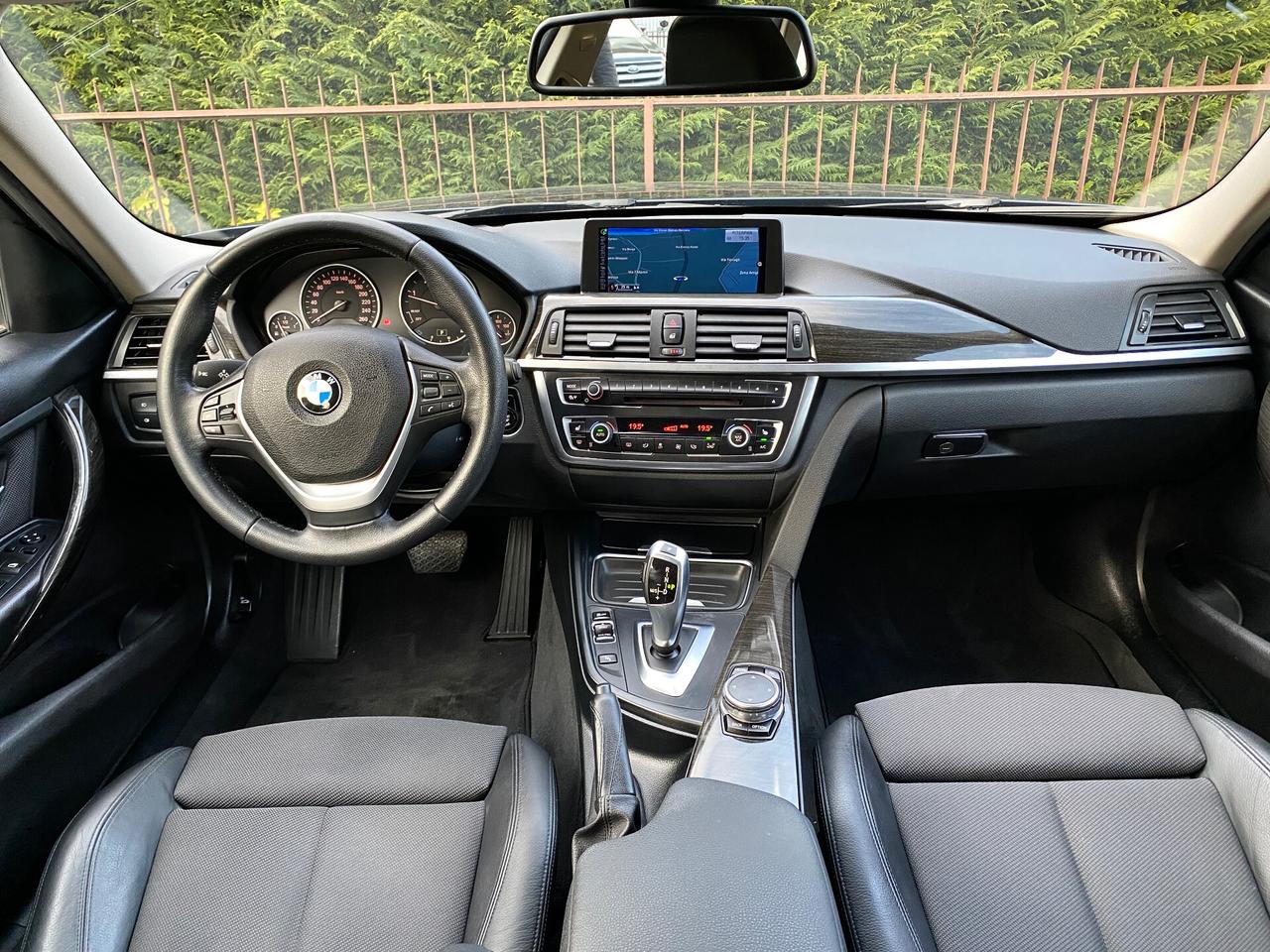 Bmw 320 320d xDrive Touring Luxury