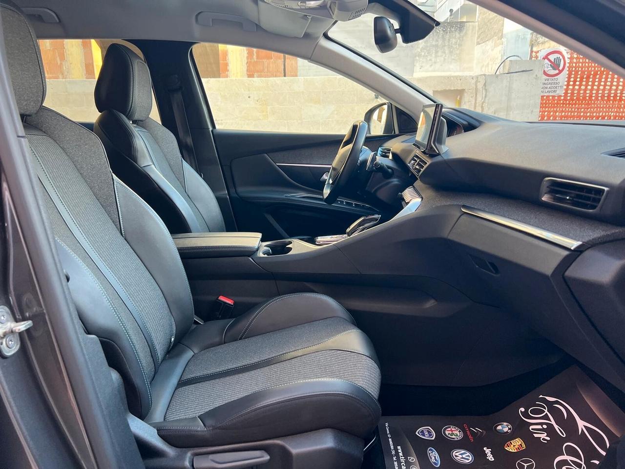 PEUGEOT 3008 ALLURE 1.5 130CV PELLE NAVI CAM ANNO 2022