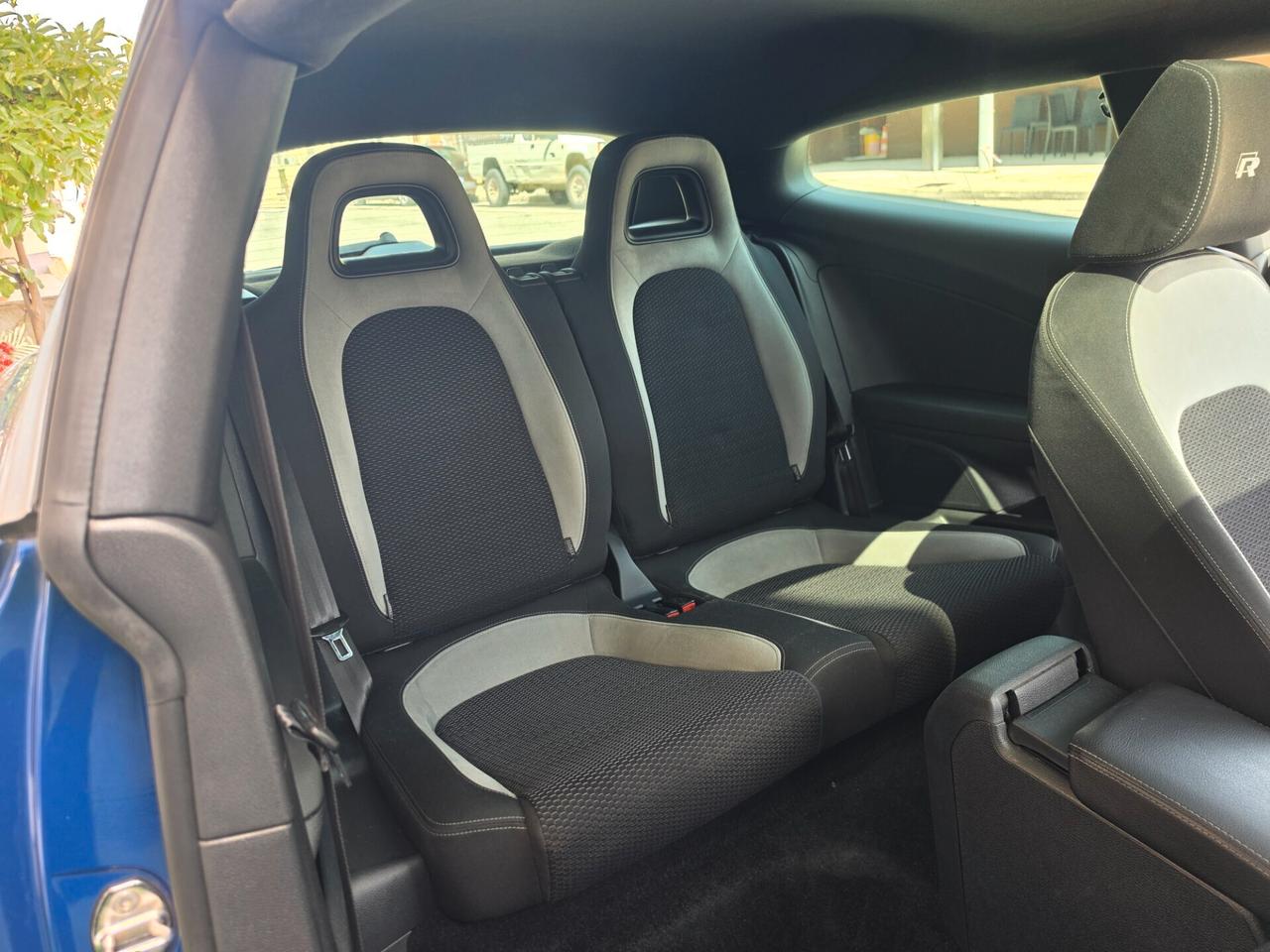 Volkswagen Scirocco R 2.0 TSI 265CV