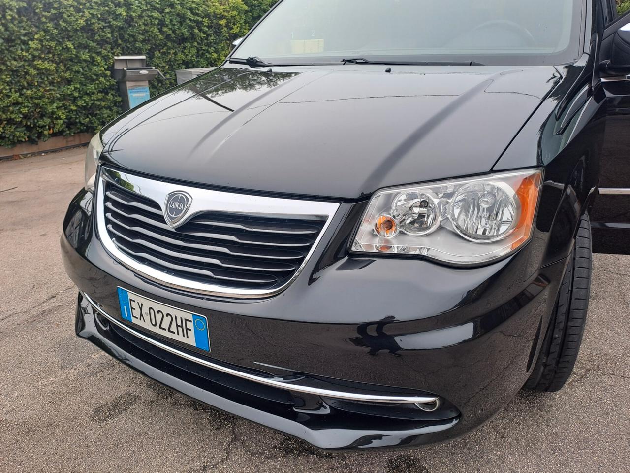 Lancia Voyager 2.8 Turbodiesel S 177 CV