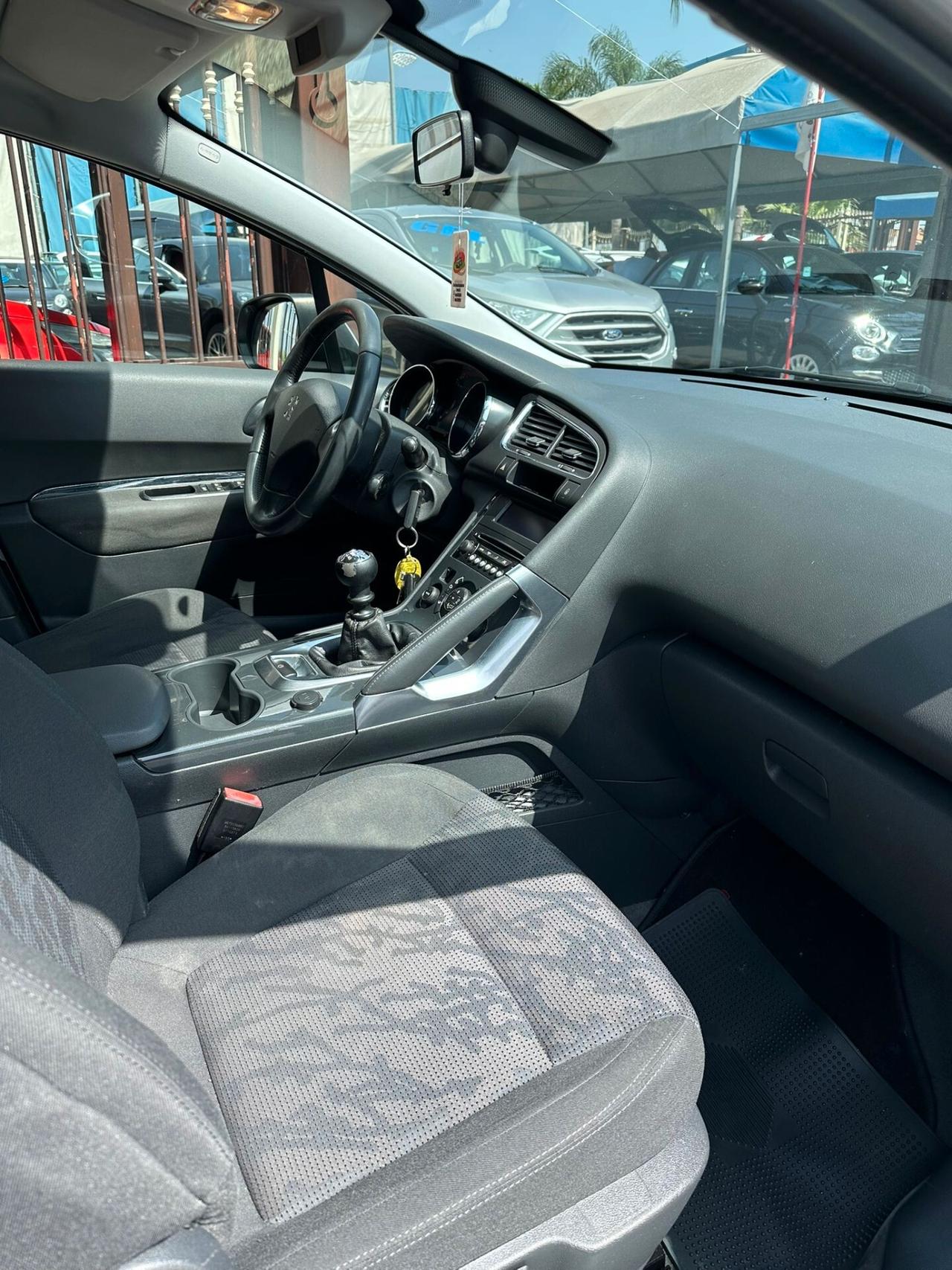 Peugeot 3008 1.6 HDi 115CV Active