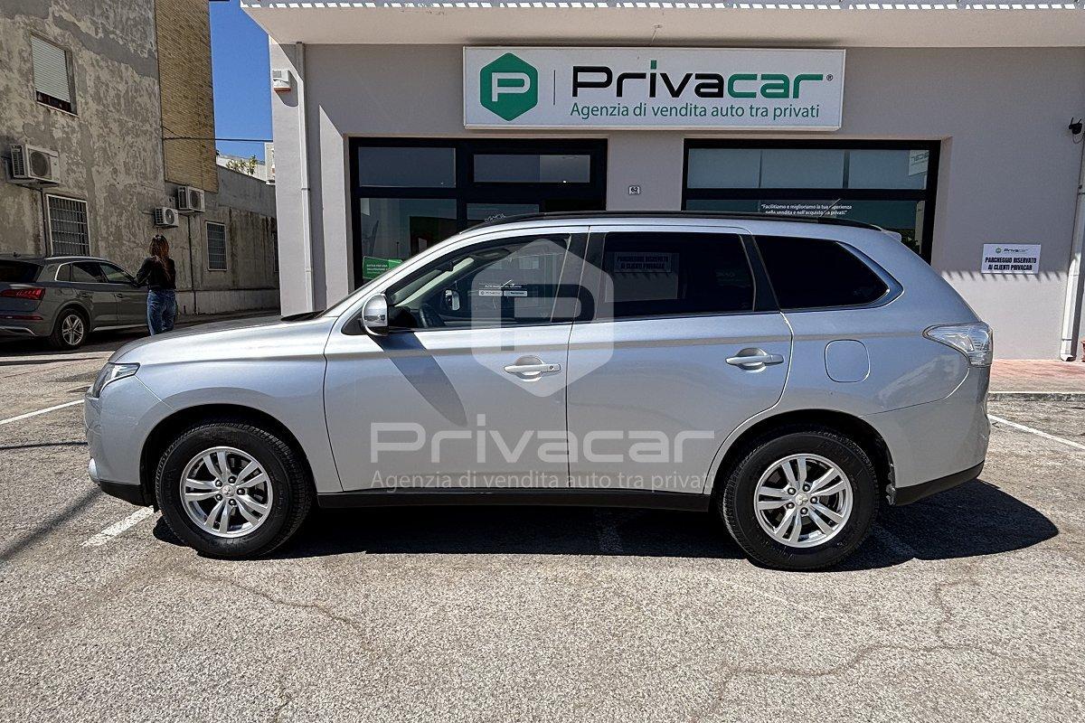 MITSUBISHI Outlander 2.2 DI-D 4WD Intense