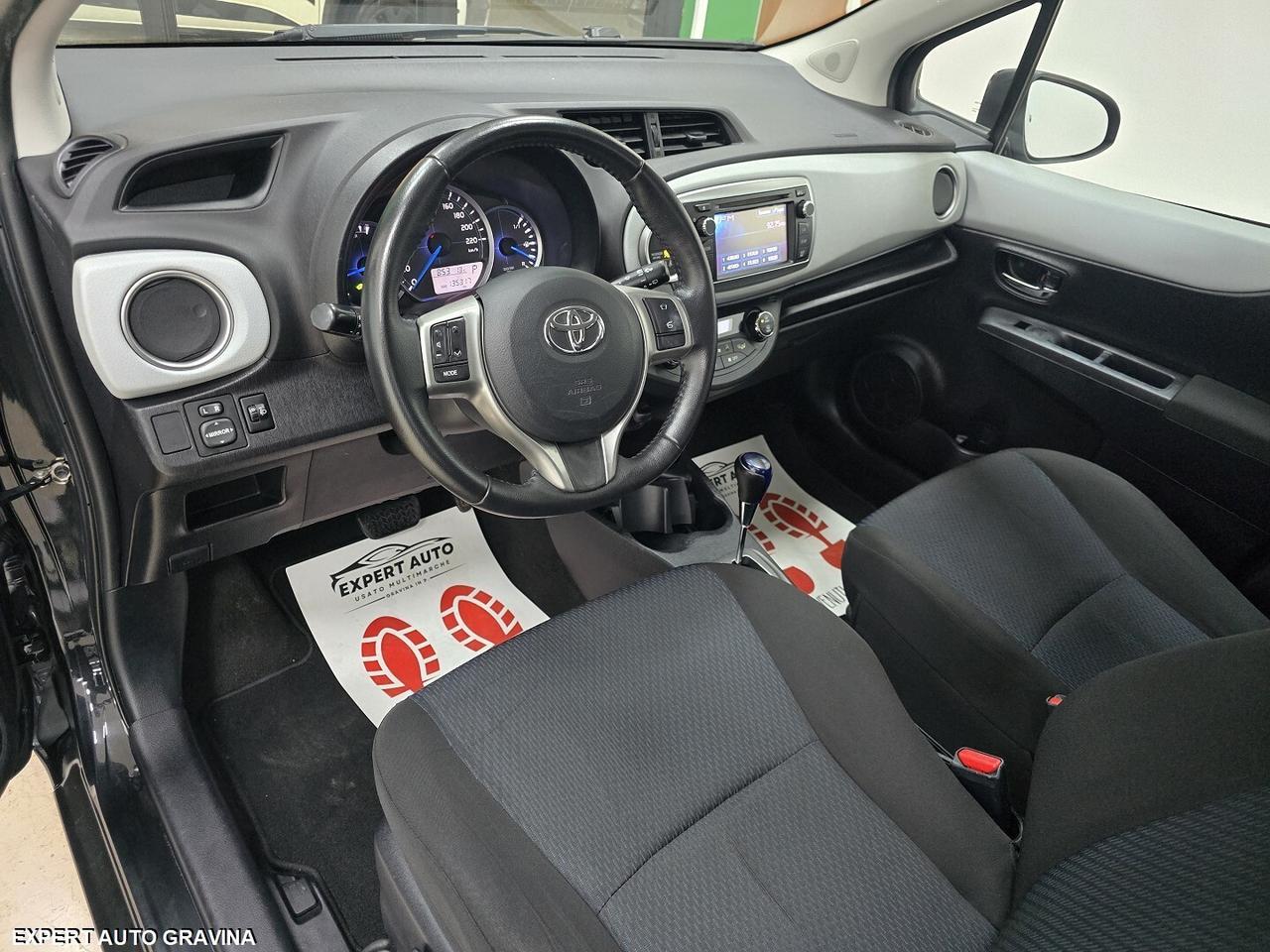 TOYOTA YARIS 1.5 HYBRID LOUNGE